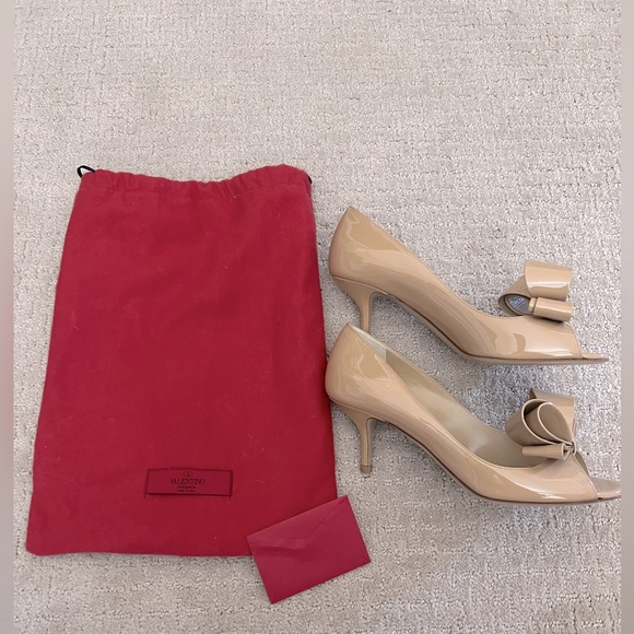 NEW Valentino Patent Leather Heels with Bow - Picture 2 of 4